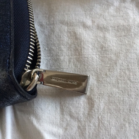 Michael Kors Wallet - Picture 3 of 5